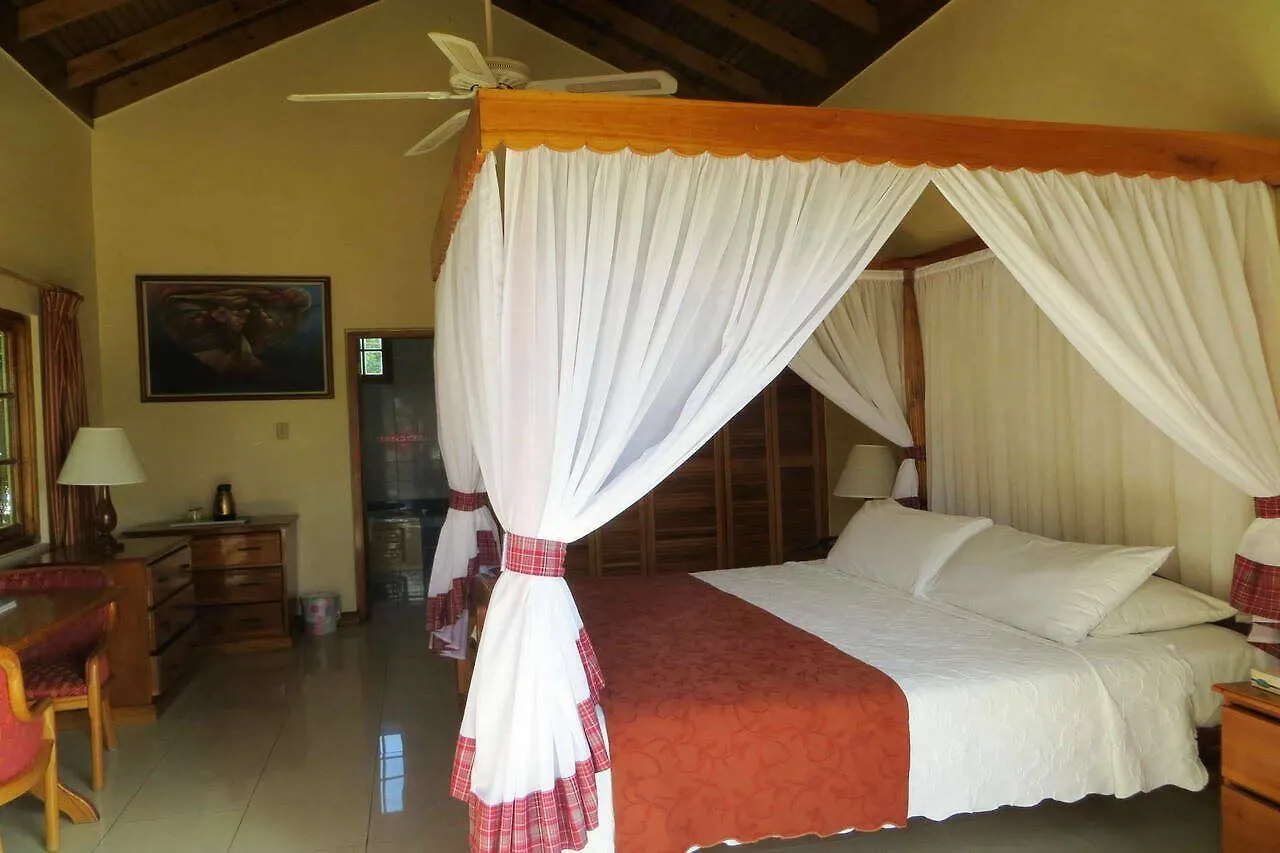 Charela Inn Negril Otel